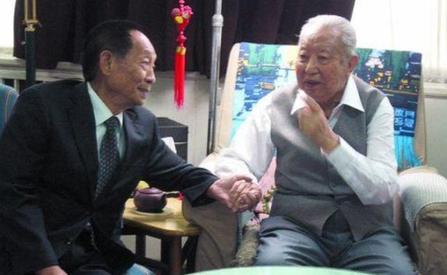 《科学家的坚守与政治家的担当