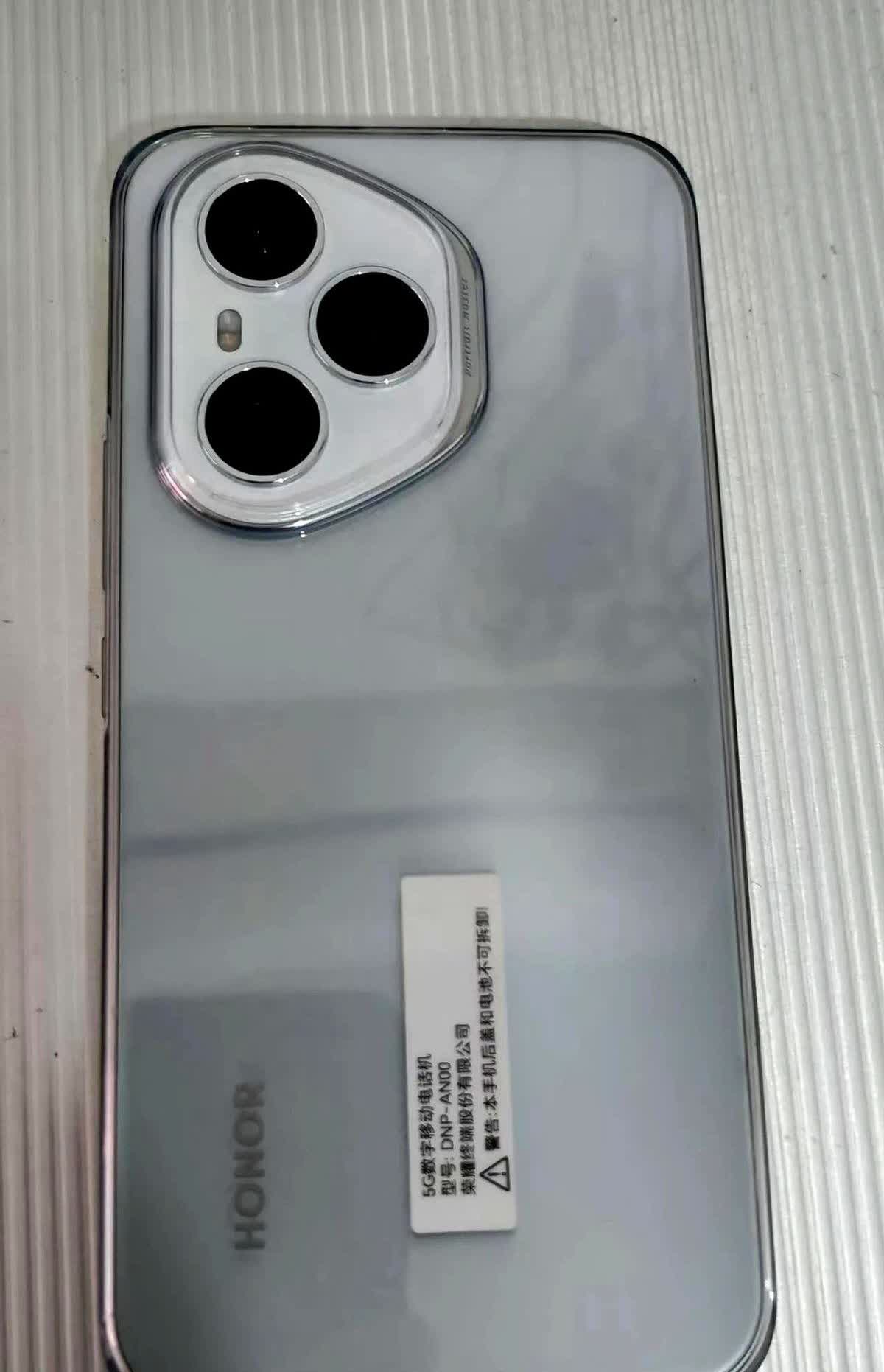 荣耀400Pro vs 荣耀300充电实测