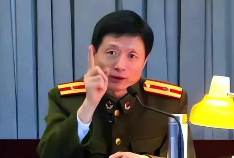 《三国防长同框气场全开！巴铁挺直腰杆碾压阿三忧郁波斯猫迷茫