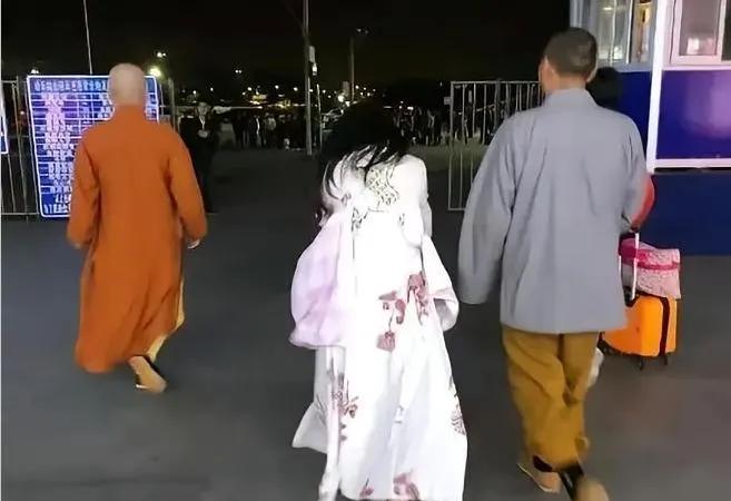 道禄和尚十年善举遭质疑
