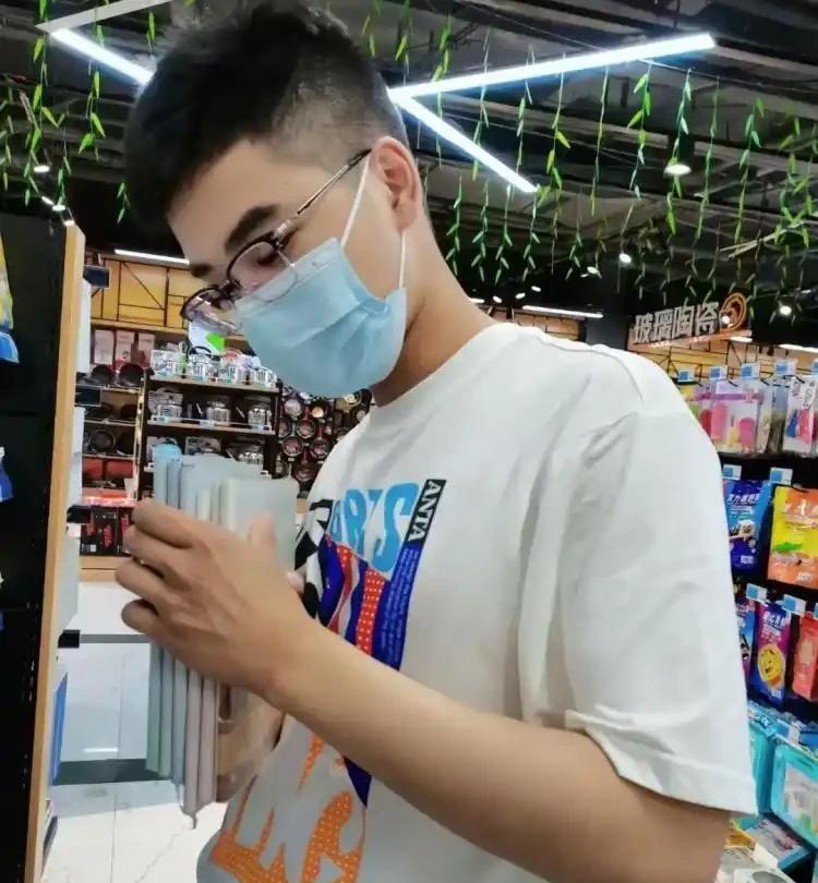 白血病少年高考647分！母亲打工还清59万善款