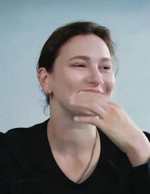 俄罗斯女留学生勇救落水者获中国绿卡！网友狂赞